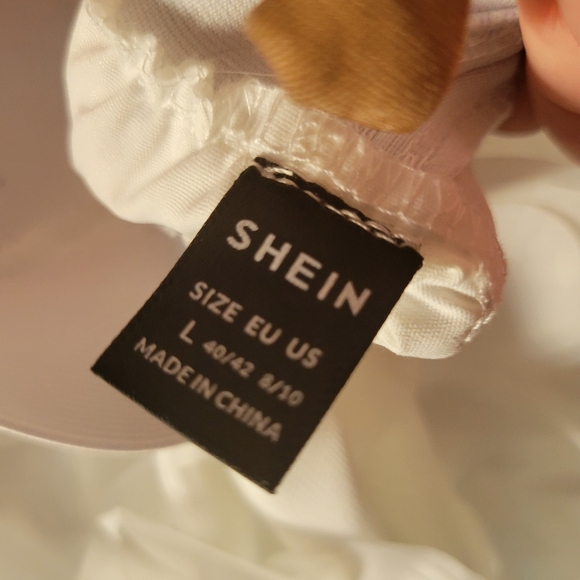 Lot of Shein - Skirt and 4 Tops - Picture 13 of 15